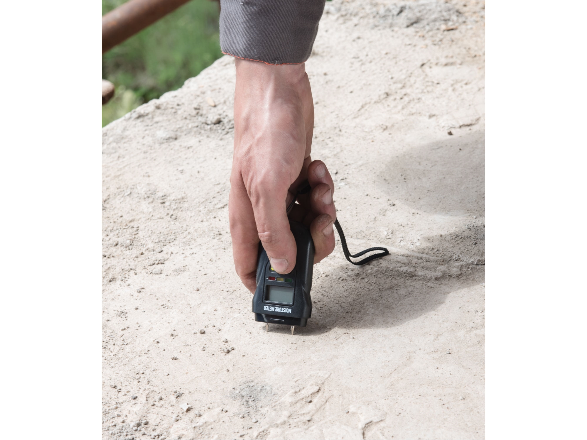 vlhkoměr pro měření vlhkosti dřeva, omítky a podobných materiálů